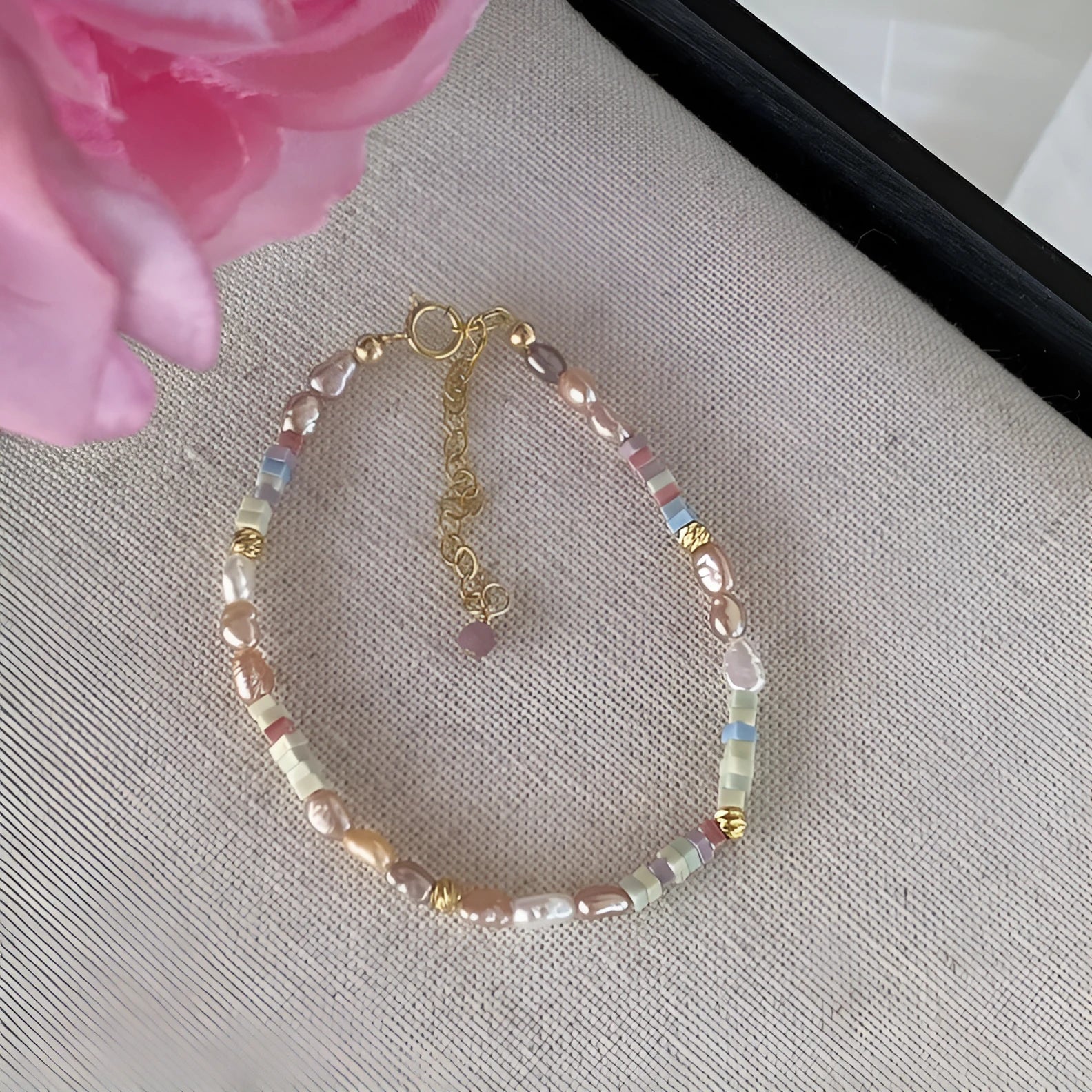 Purple and silver natural pearl bracelet and necklace set with 14K gold plating in U-shaped arrangement