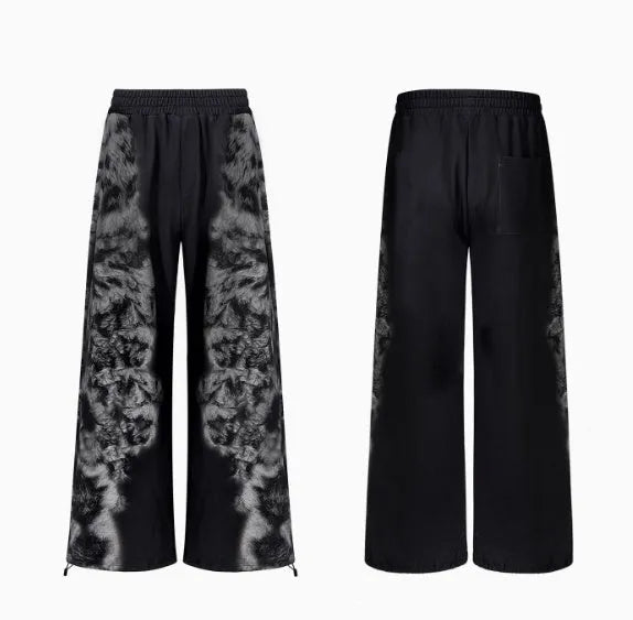 Loose fit printed men's streetwear set with hoodie and seven inch pants in polyester fabric