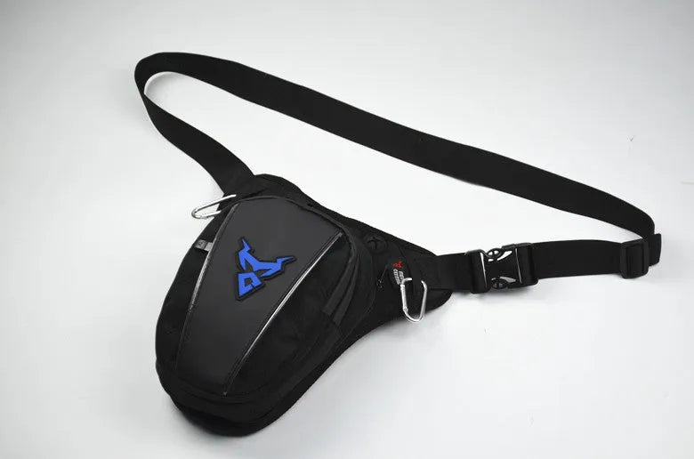 Motorcycle riding crossbody leg bag in 1200D Oxford cloth with adjustable straps, measuring 29x29x10-15cm