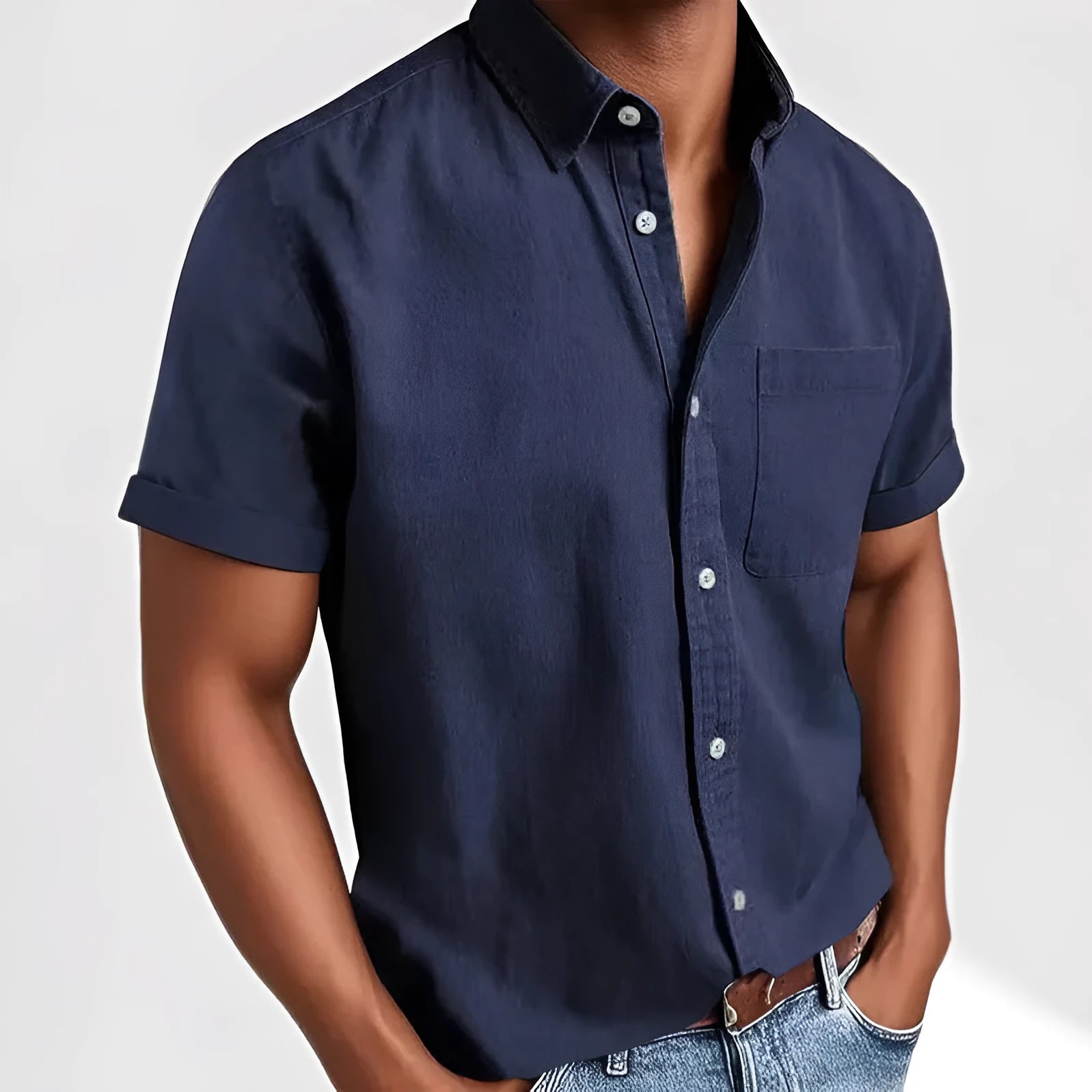 Men's loose fit short sleeve casual shirt in cotton blend fabric with single-breasted cardigan style