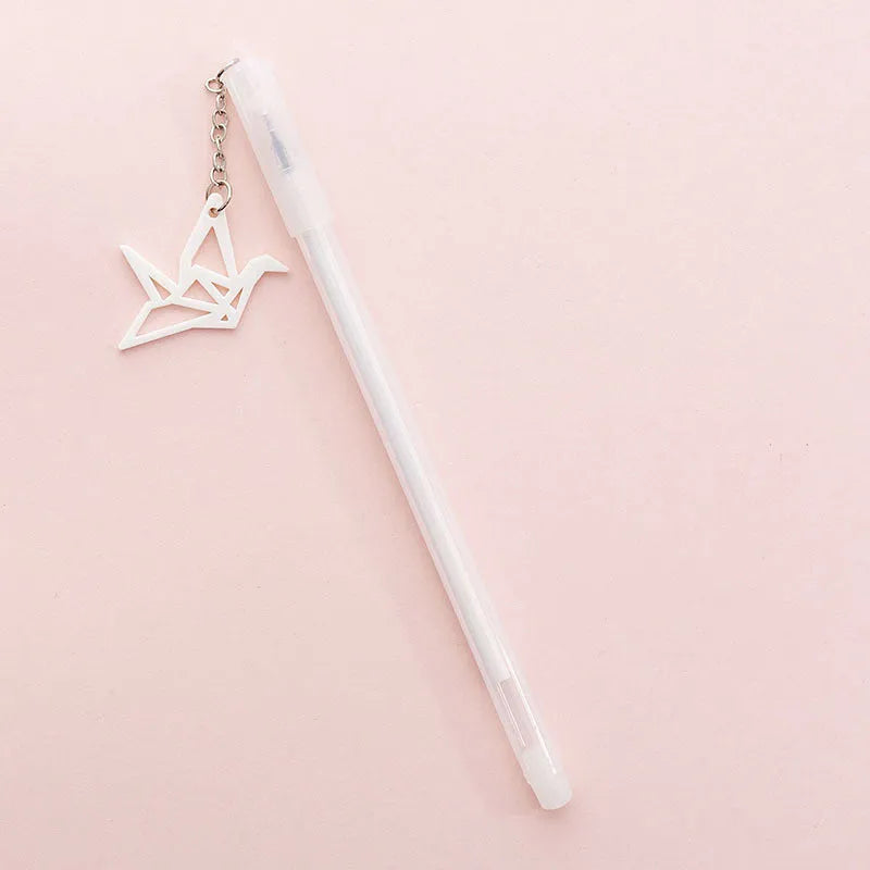 A1542 model 0.38mm gel pen with decorative paper crane or rabbit pendant attached to cap