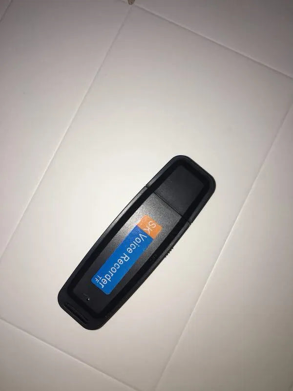 SK-001 creative USB flash drive with gift packaging in black or white plastic shell
