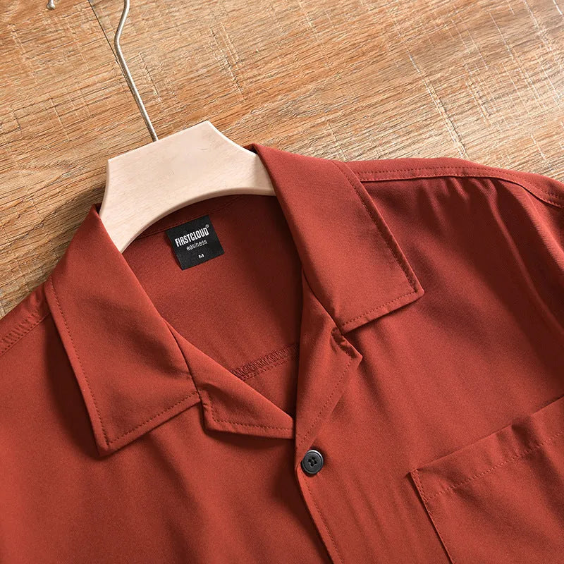 Men's lightweight loose fit short sleeve shirt in pure cotton polyester blend