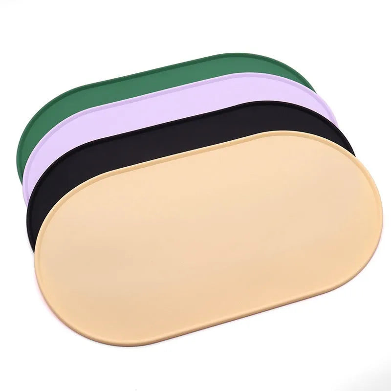 Green silicone waterproof placemat for cat bowls showing large size dimensions.