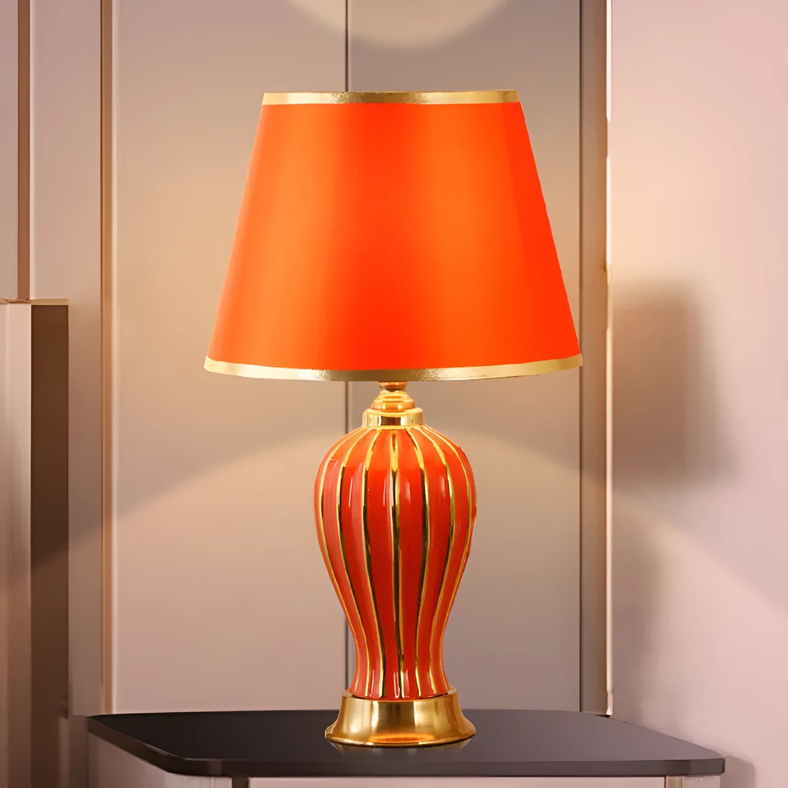 Ceramic table lamp in simple modern style with green diamond pattern and gold edge, bedside lighting use