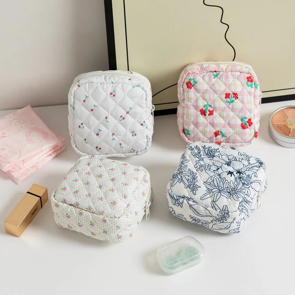 Polyester key storage bag with floral pattern and sewing thread decorative details