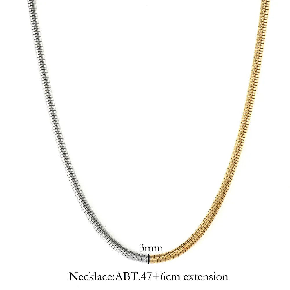 Golden 3mm snake bone chain necklace with geometric design for hip-hop fashion