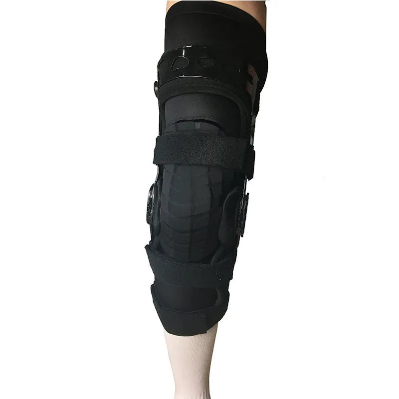 Black anterior ligament knee pad with adjustable straps and side stabilisers