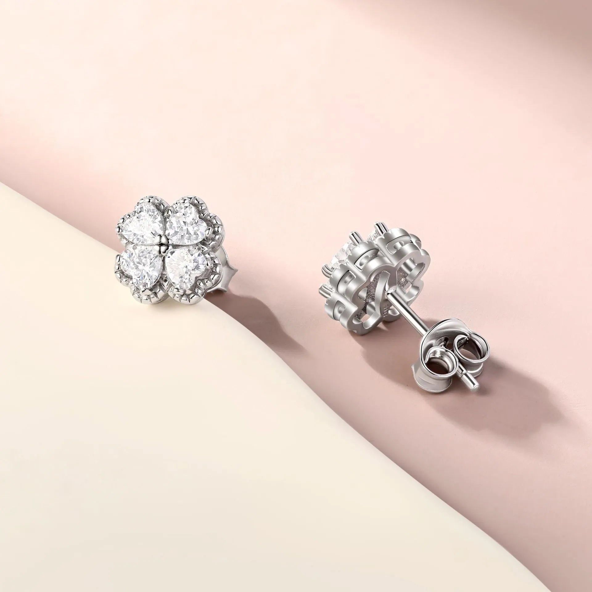 Zeng Yin heart-shaped 925 silver earrings with zircon stones and four-leaf clover design