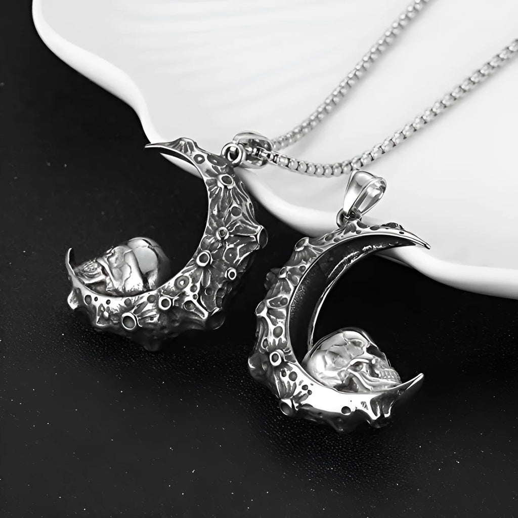 Men's stainless steel skull necklace with alloy pendant in silver colour variations