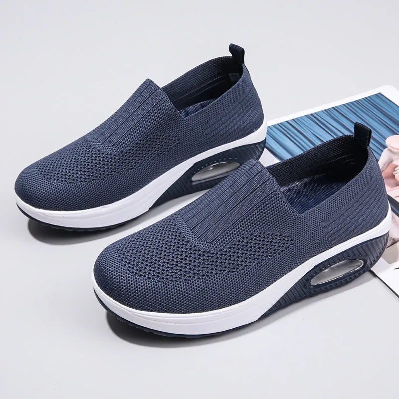 Women's mesh running shoes with air cushion midsole in beige colour