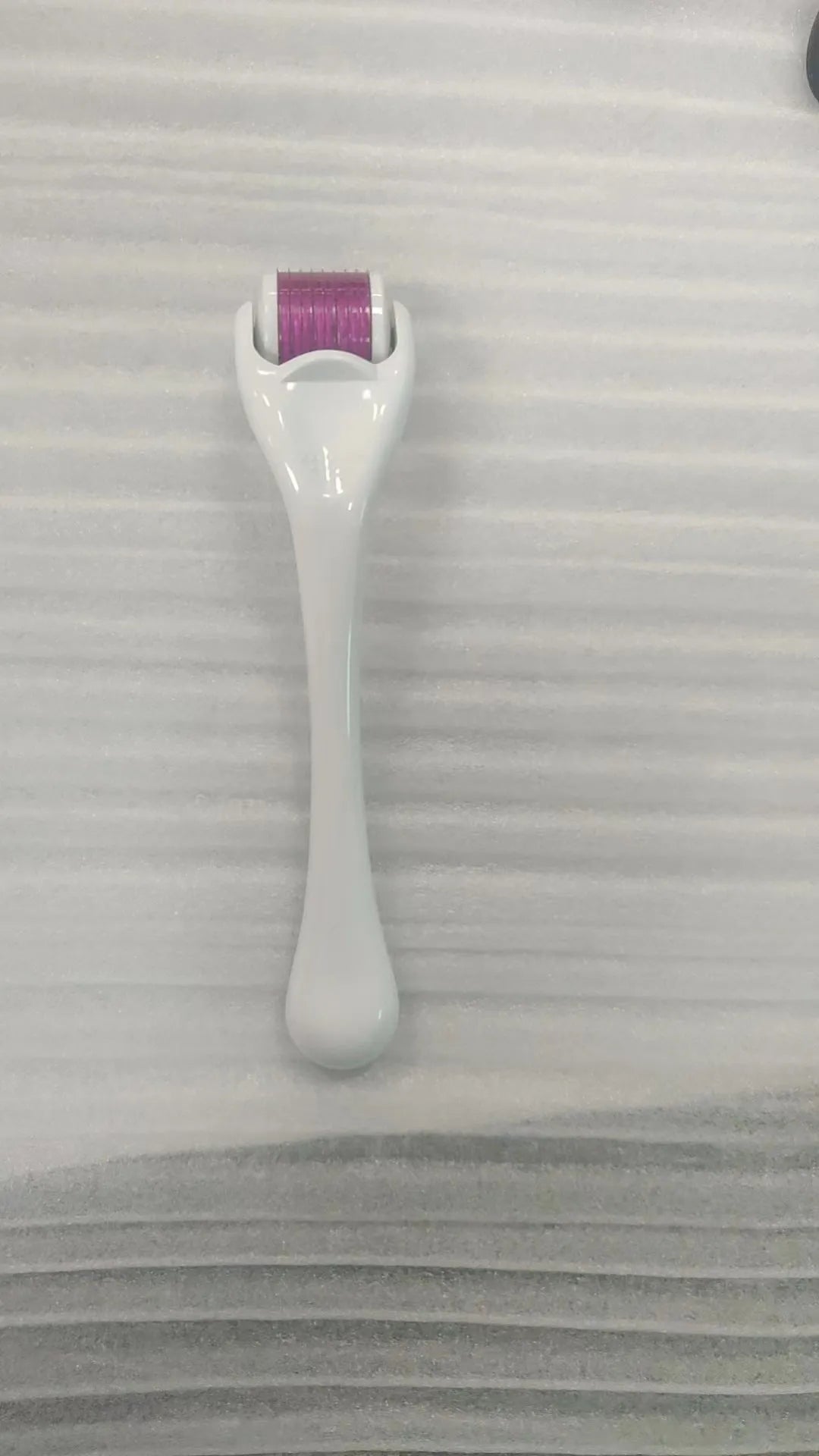 540 micro needle derma roller with adjustable size and multiple colour handle and wheel options