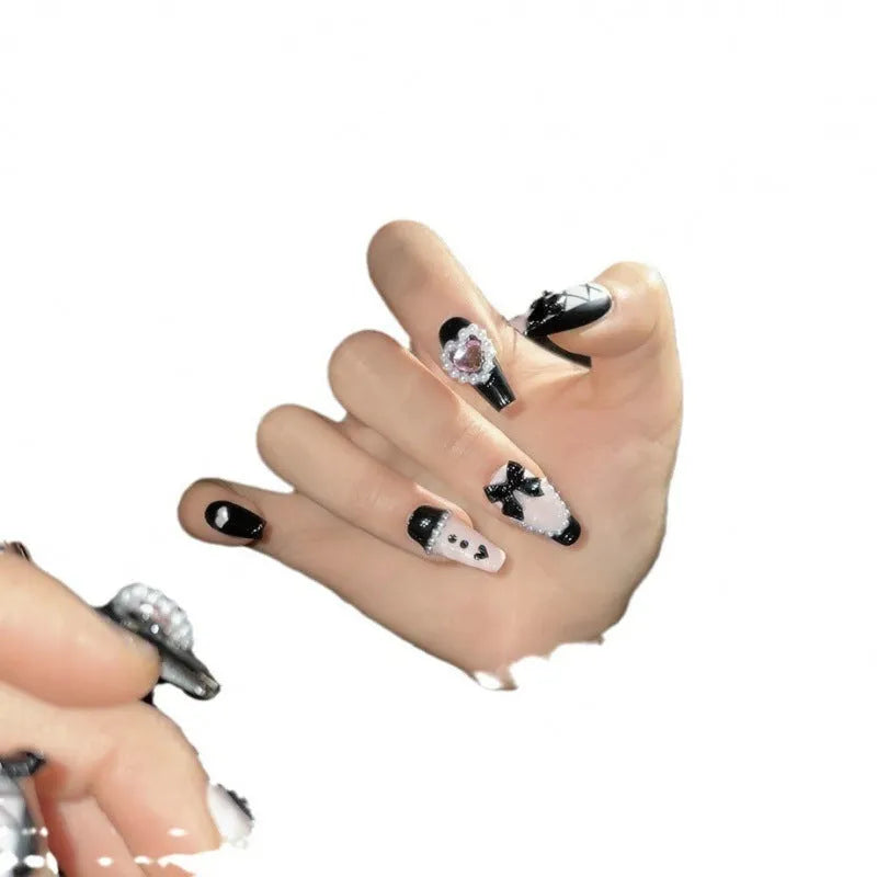 Black pink heart hand-painted detachable false nails with bow decorations in cat's eye style
