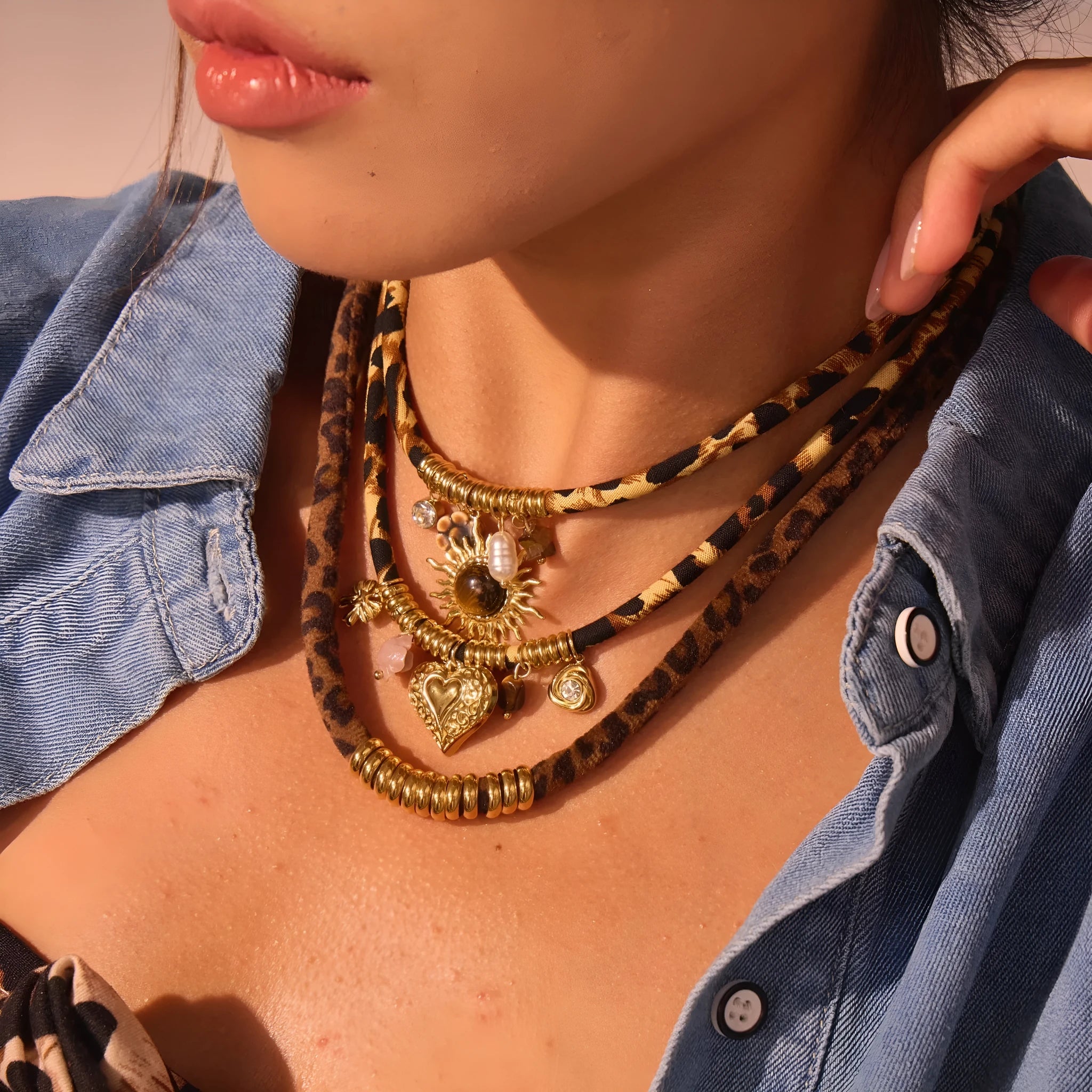 Leopard series stainless steel women's necklace with geometric pendant and adjustable chain