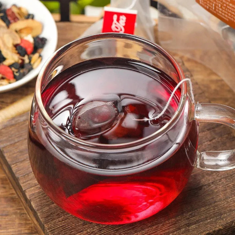 Box of Ginseng Black Wolfberry Tea containing 40 individual 5g sachets, total 200g.