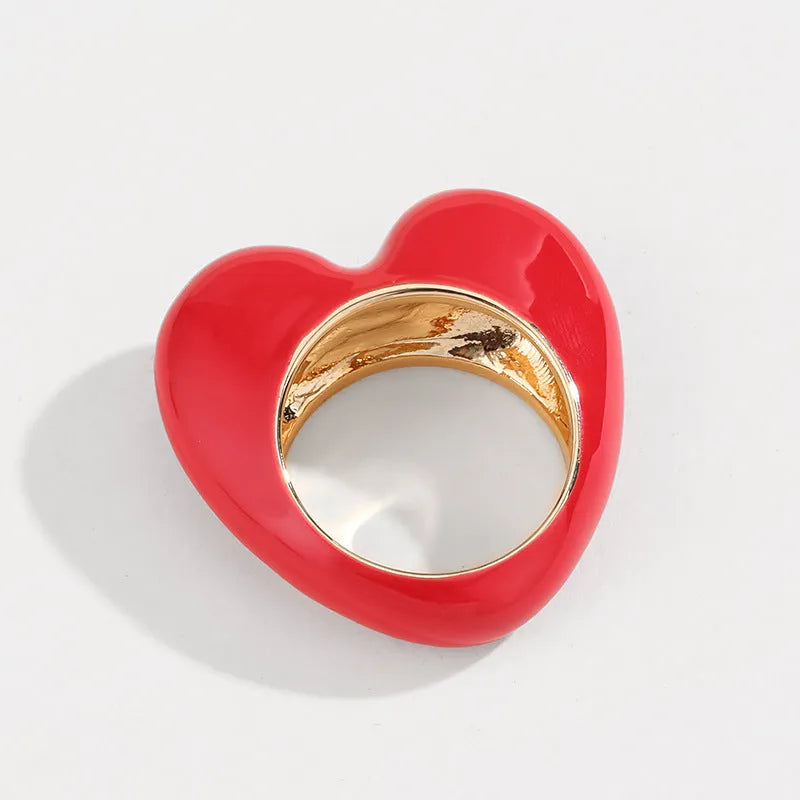 Heart-shaped enamel ring with three-dimensional colour designs on zinc alloy in multiple colour options