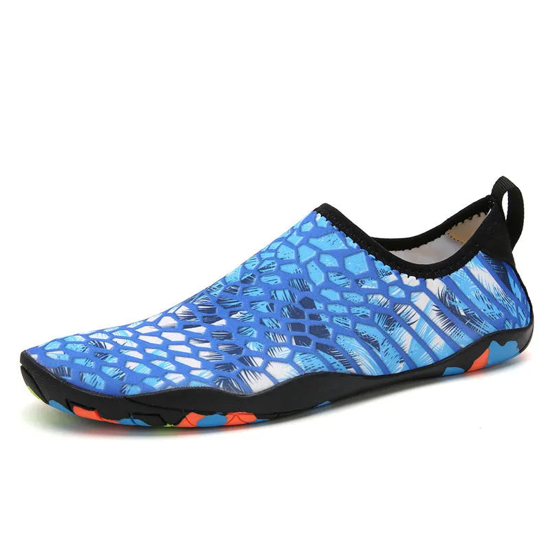 A pair of quick-dry beach wading shoes in camouflage print, showing the Lycra elastic upper and EVA midsole.