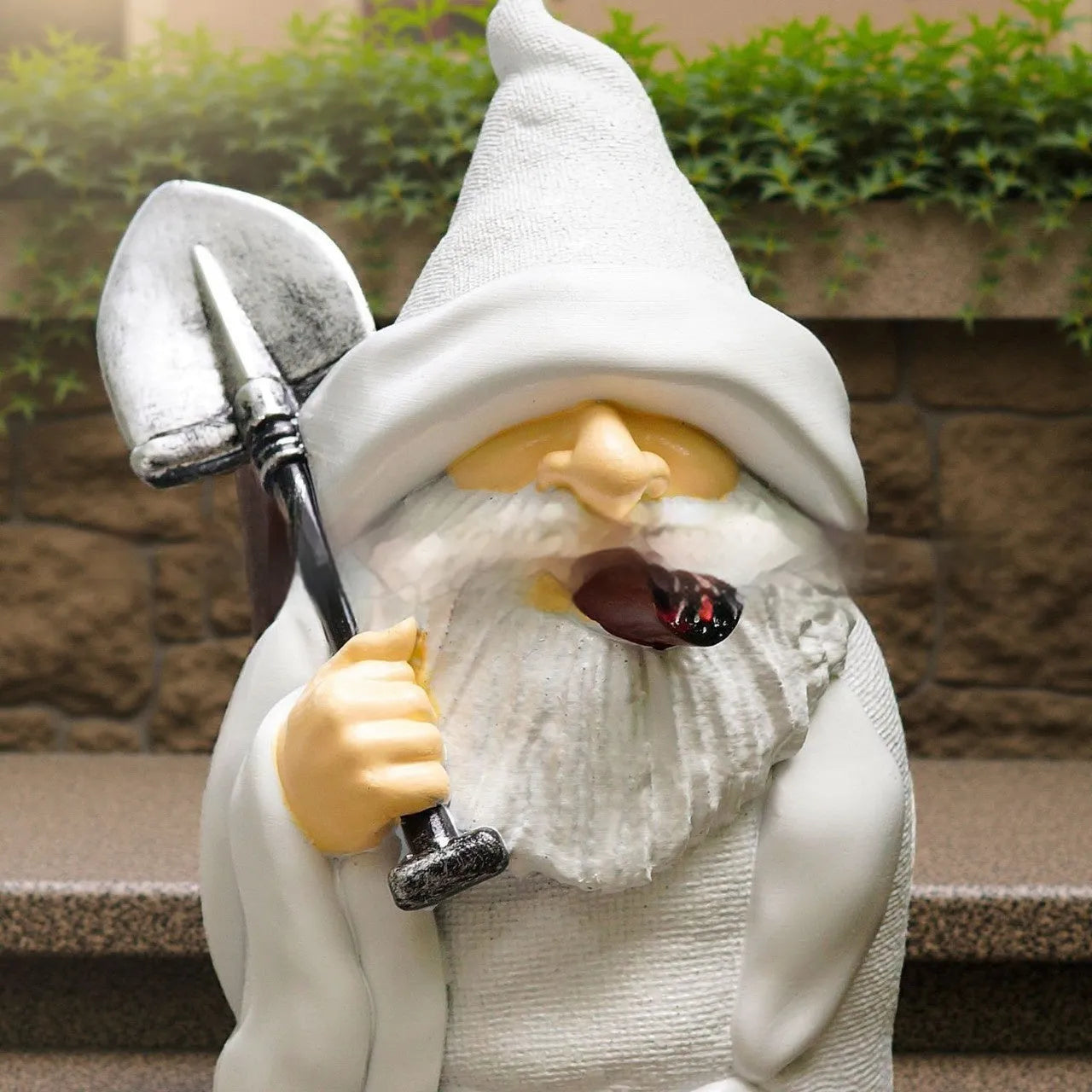 Resin Christmas dwarf ornament with plastic pipe and smoking shovel decoration