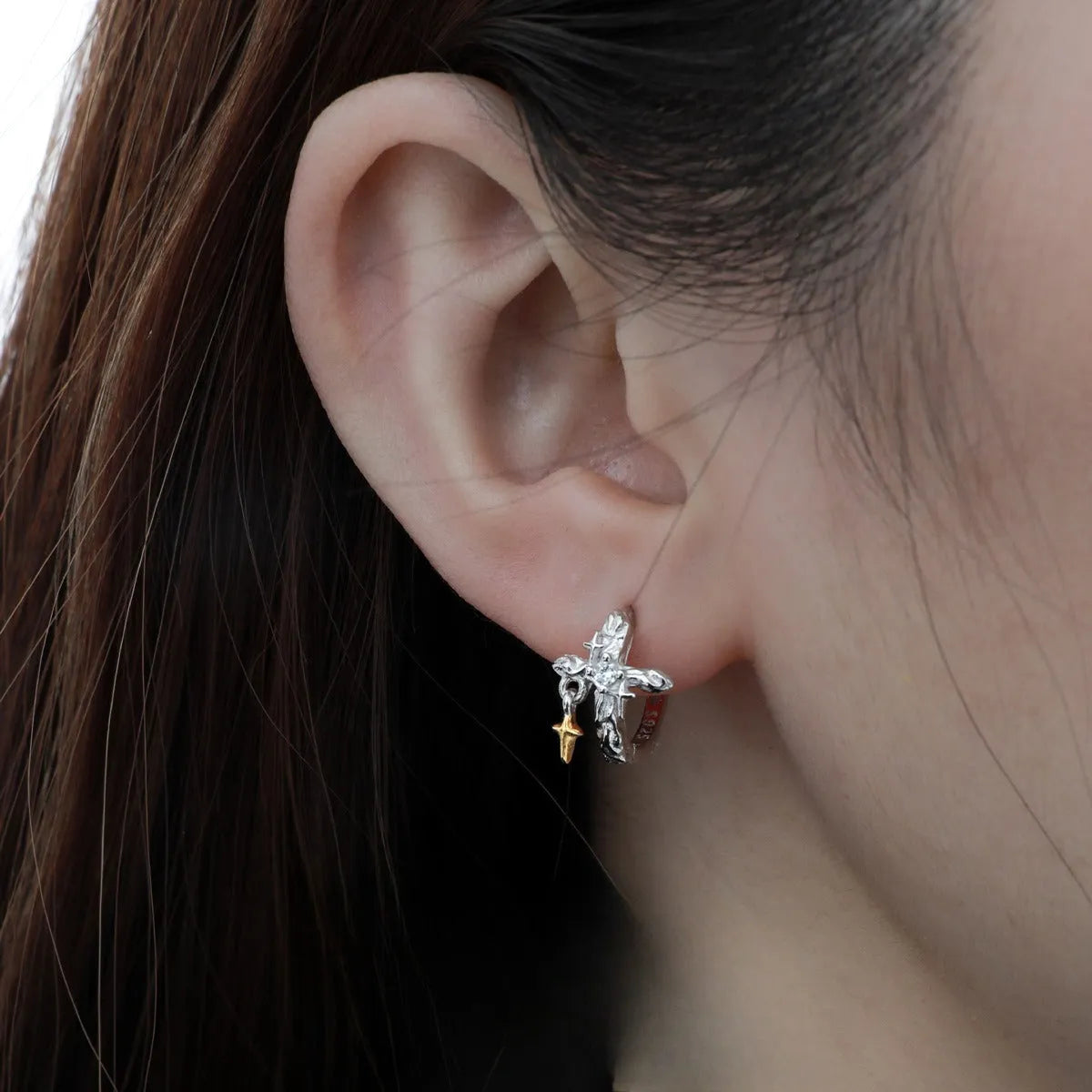 Women's geometric cross earrings in 925 silver with electroplated white gold colour finish