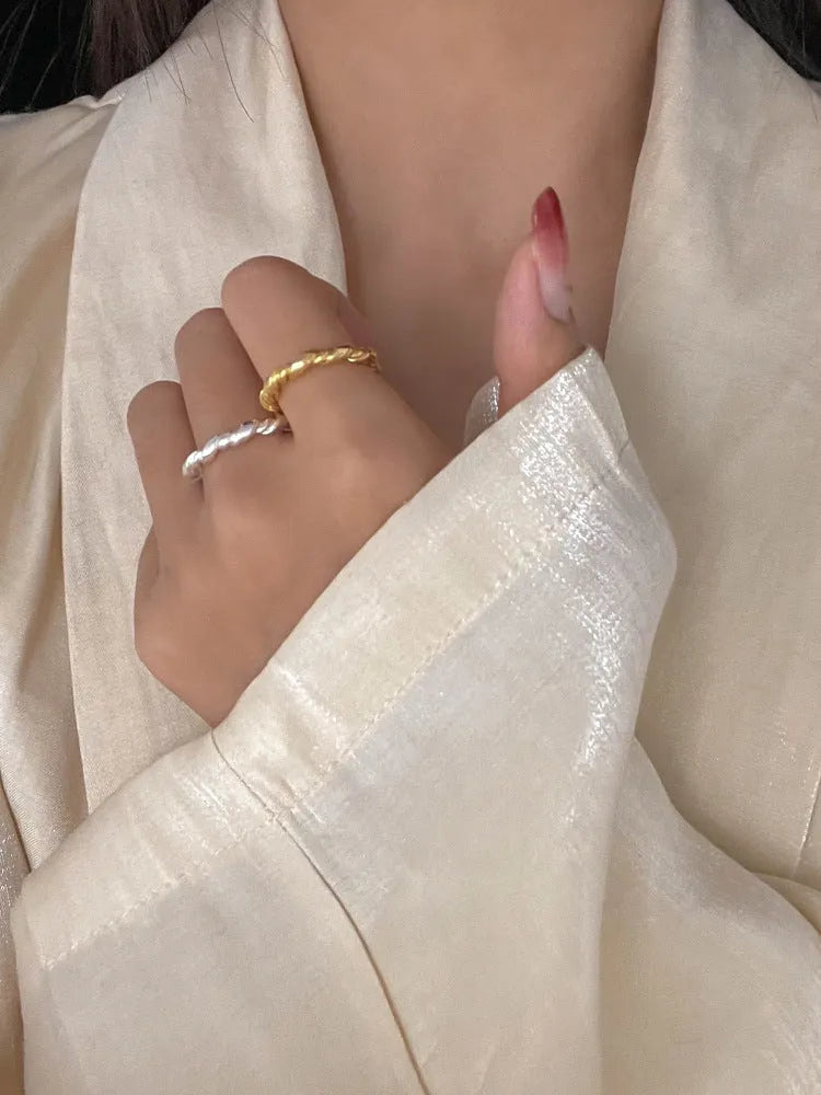 Twist cord braiding ring for women, silver-plated bow shape with cow pattern, adjustable opening