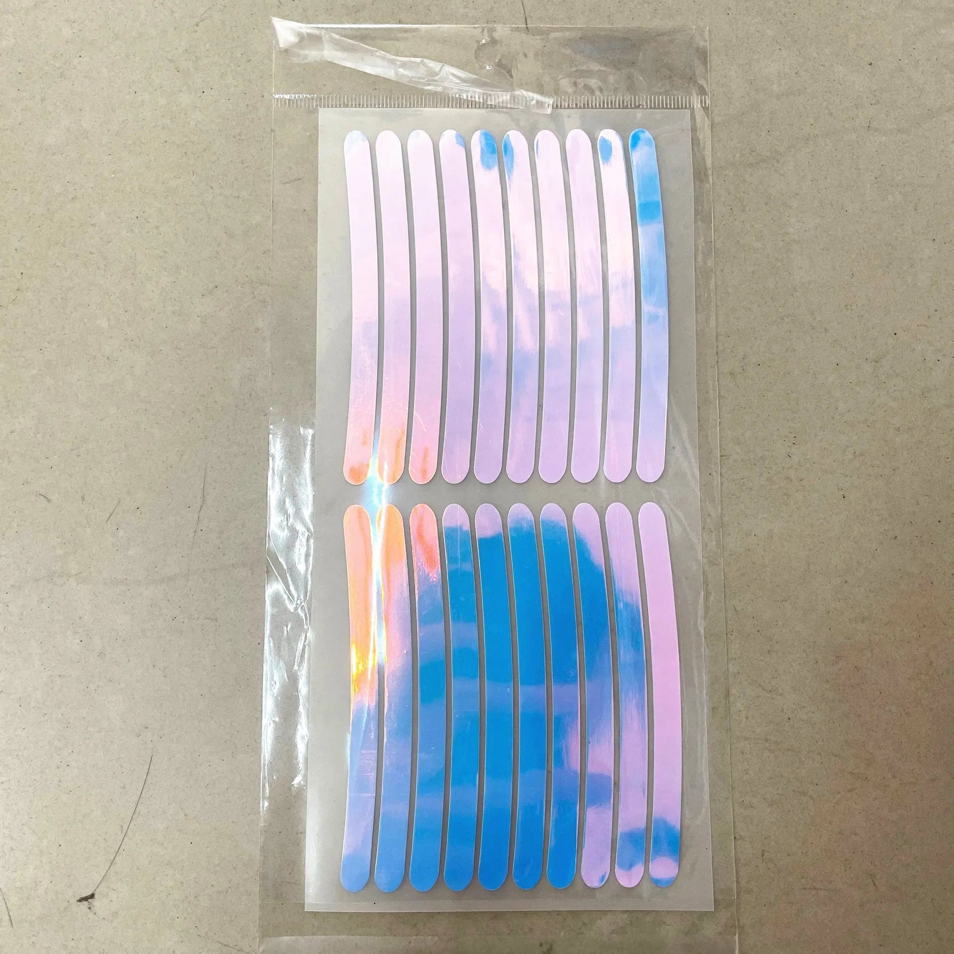 Pack of 20 arc-shaped reflective PVC stickers for car wheel hubs in various colour options