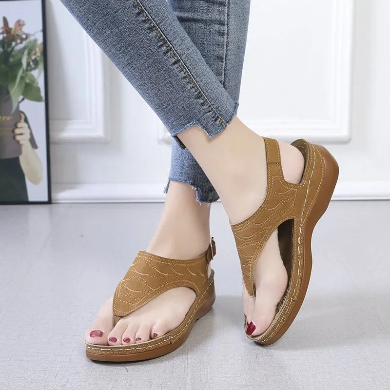 Women's casual wedge heel flip flop sandals with adjustable buckle strap in solid colour