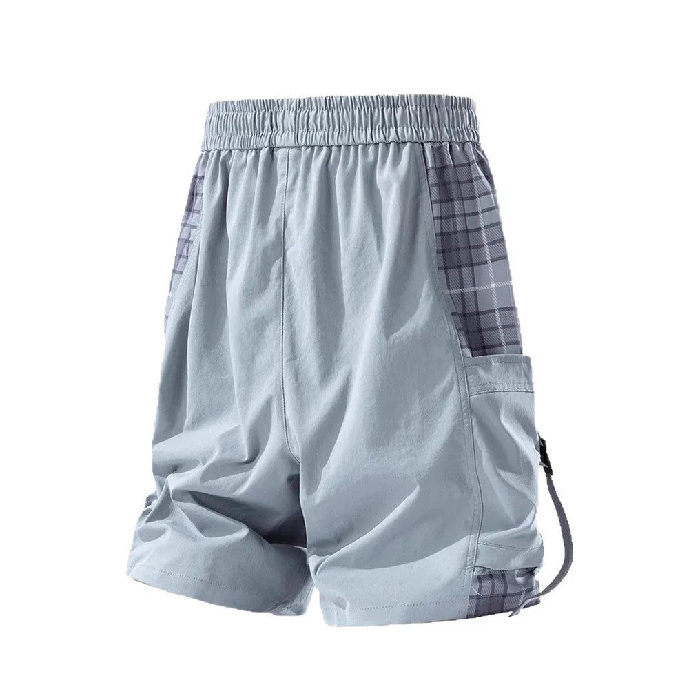 Men's plaid stitch casual cargo shorts in loose fit with multiple pockets