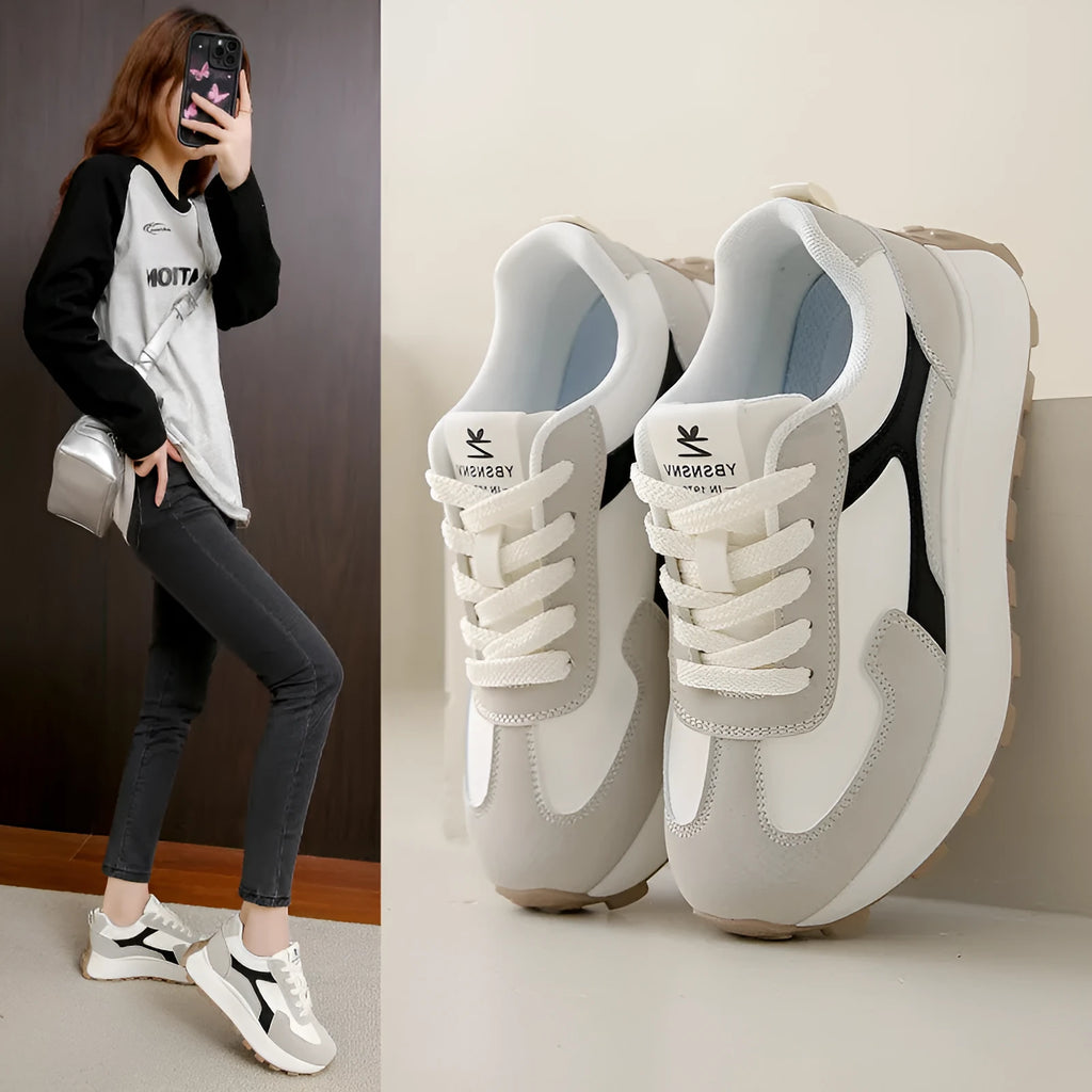 Women's low-top platform sports running shoes in card black with mesh lining and rubber soles