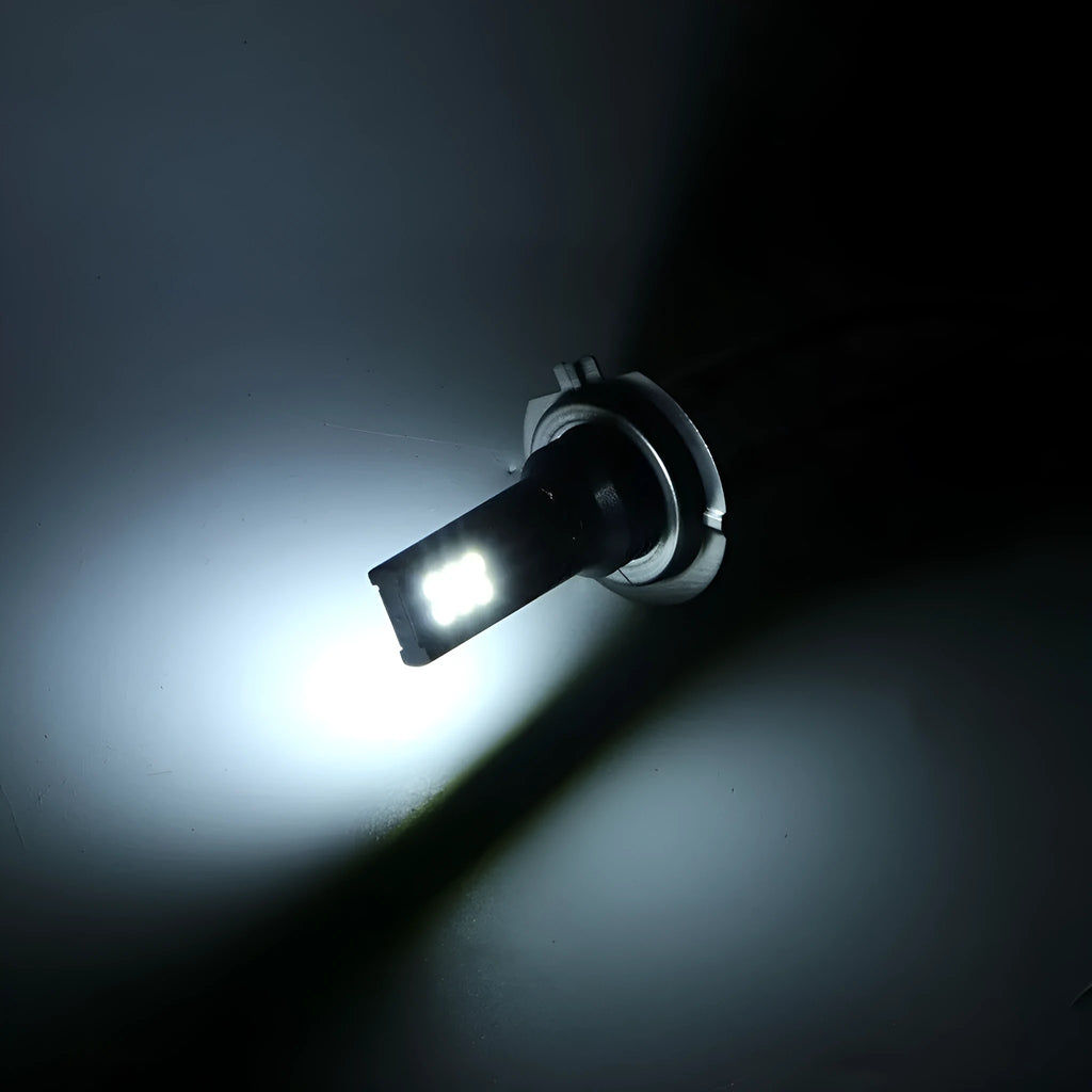 H7 3030 12SMD 110W LED car fog light with aluminium housing.