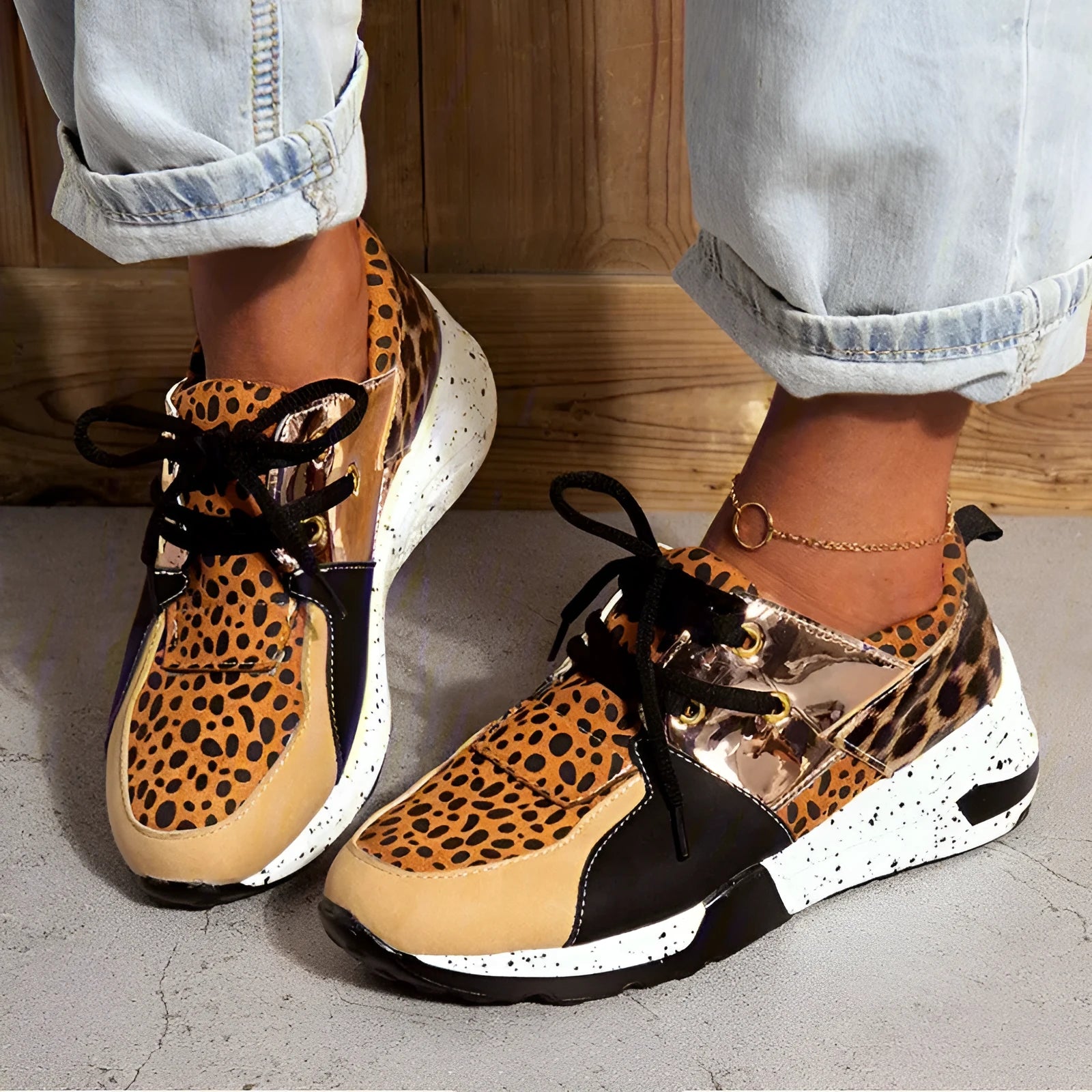 Women's casual suede sneakers with wedge heel in leopard print and black colour options