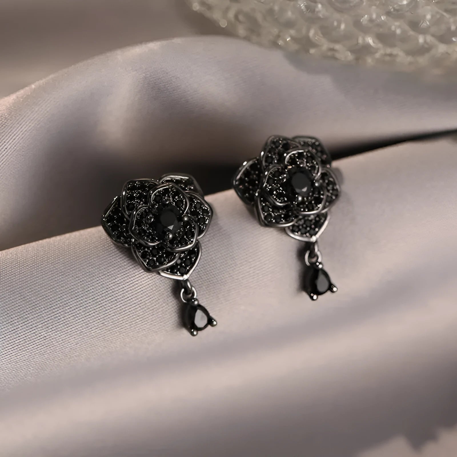 Black rose zircon stud earrings with flower shape and gold plating