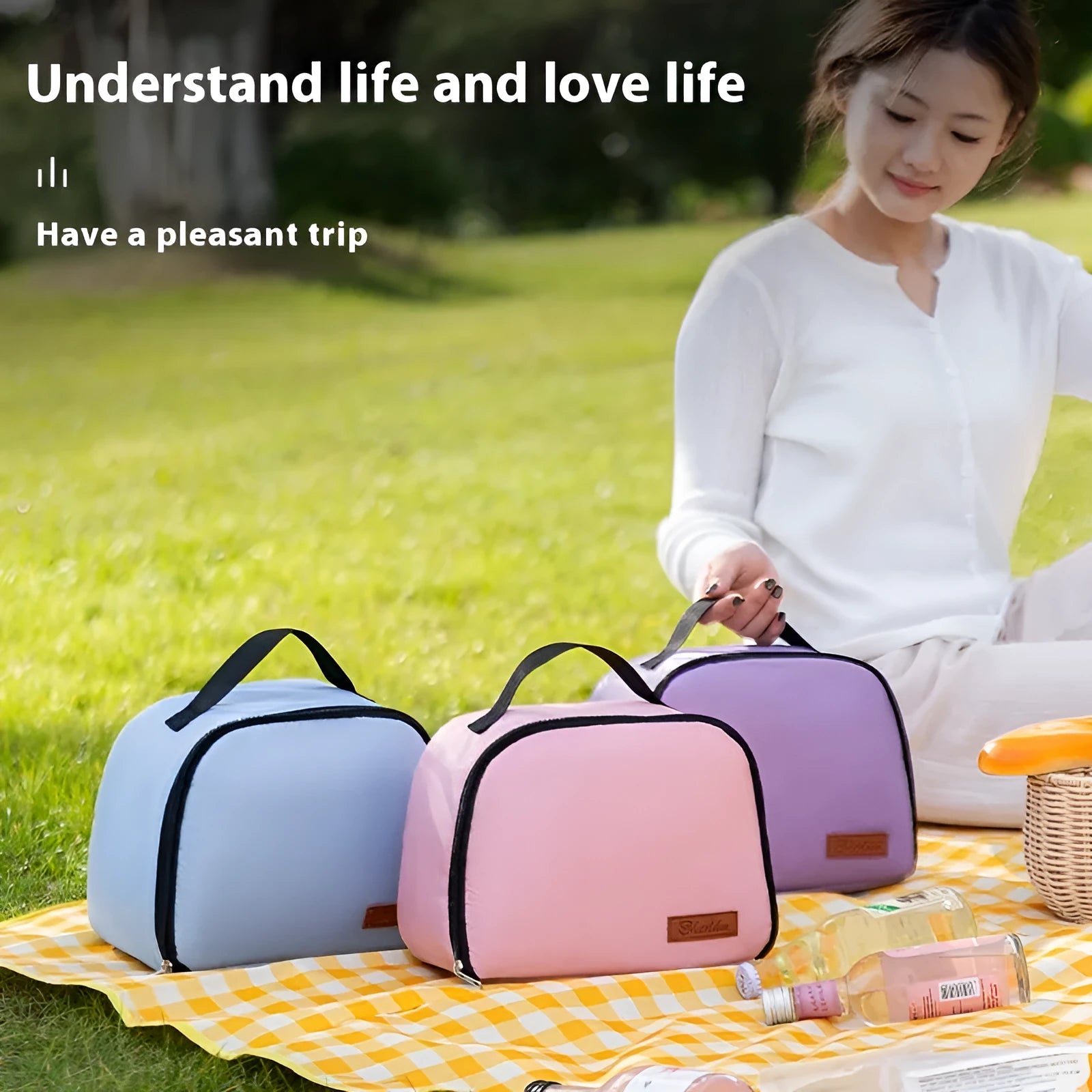 Insulated lunch box bag in textured cloth available in multiple colours for keeping food warm