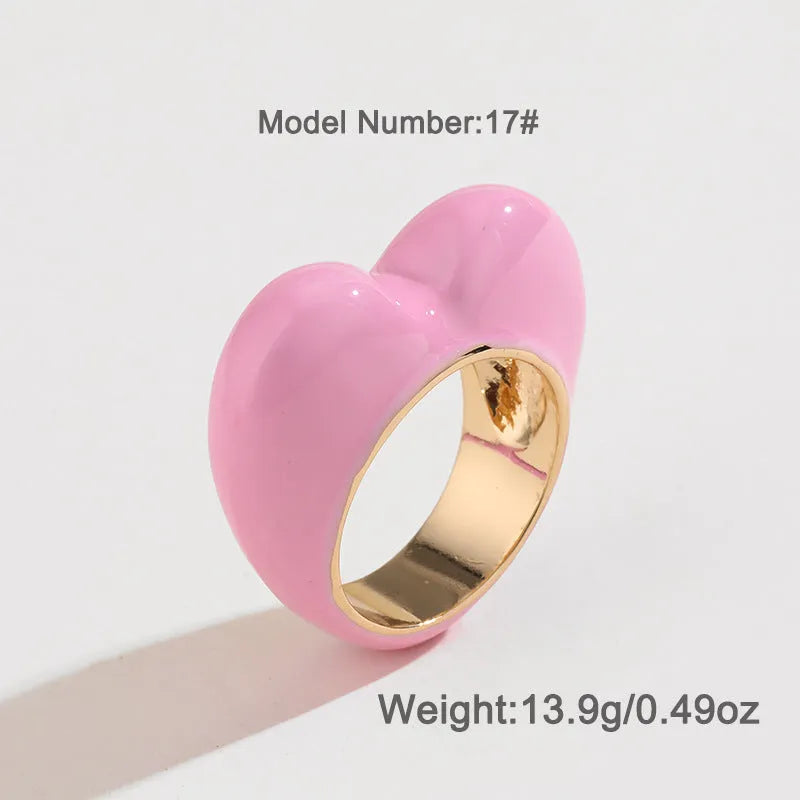 Heart-shaped enamel ring with three-dimensional colour designs on zinc alloy in multiple colour options