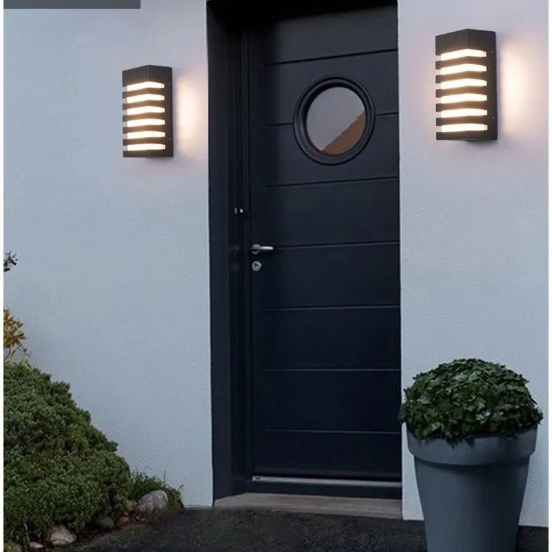 Modern outdoor wall lamp with aluminium alloy construction and layered design
