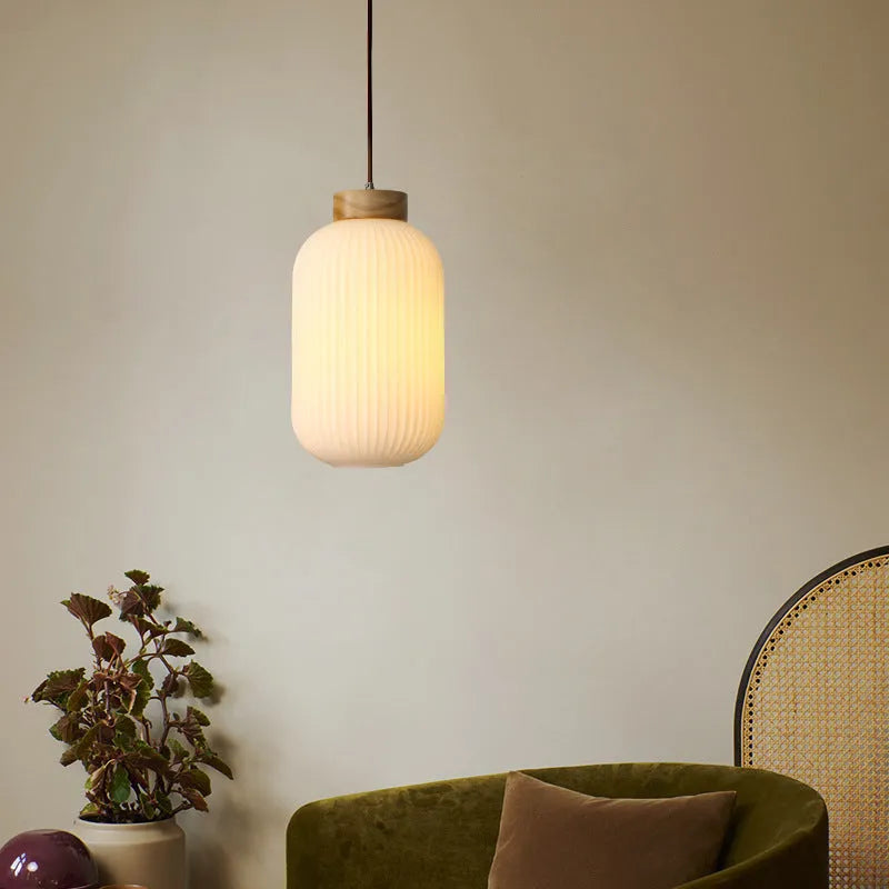 Retro Chinese wooden pendant ceiling light in Nordic style with three size options