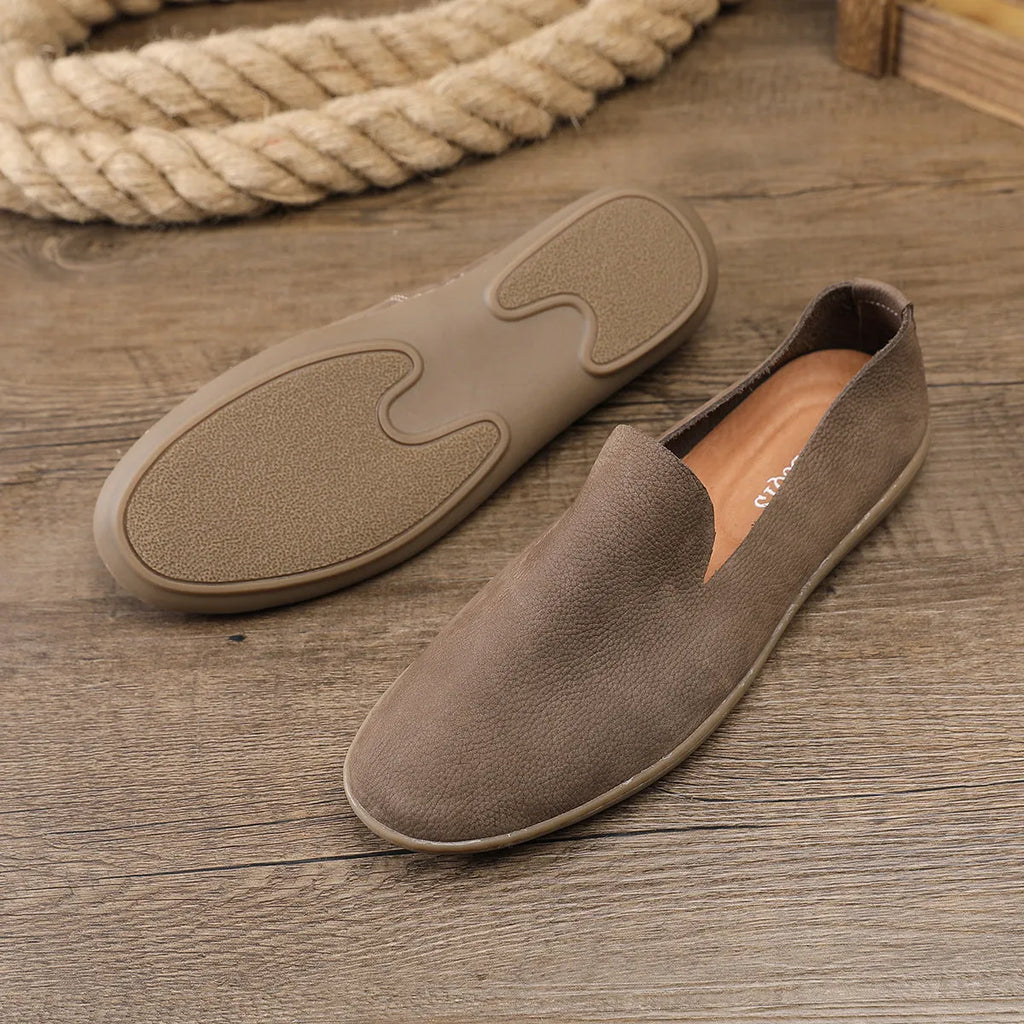 Handmade men's low-top casual shoes in khaki and grey with wedge heel and rubber sole