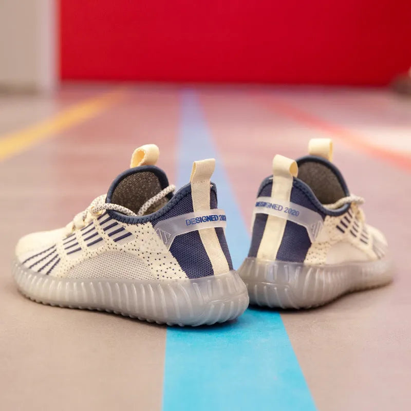 Men's white breathable fabric sports shoes with platform heel and round toe on a plain background.