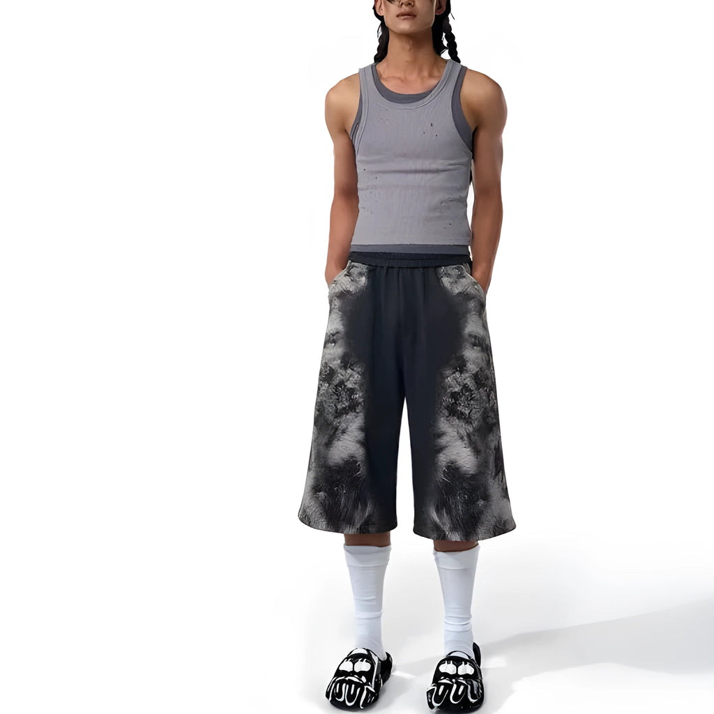 Loose fit printed men's streetwear set with hoodie and seven inch pants in polyester fabric