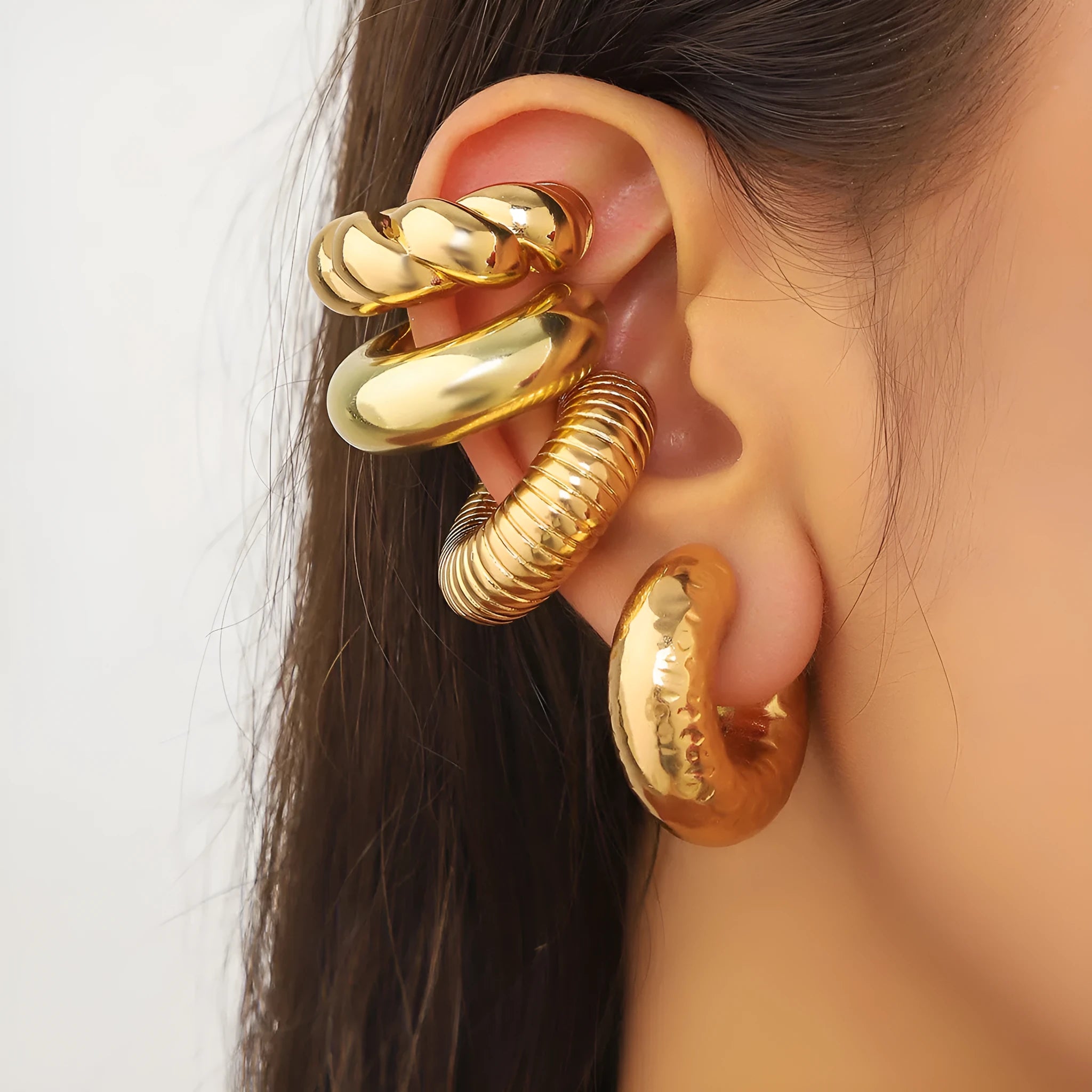 Geometric ear clip set for women in gold and silver colours with non-pierced design