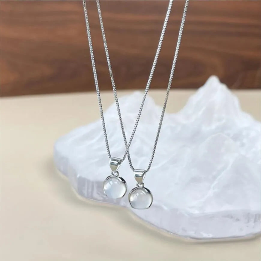 Women's oval pendant necklace with artificial crystal eight-point star on adjustable 21-50cm box chain