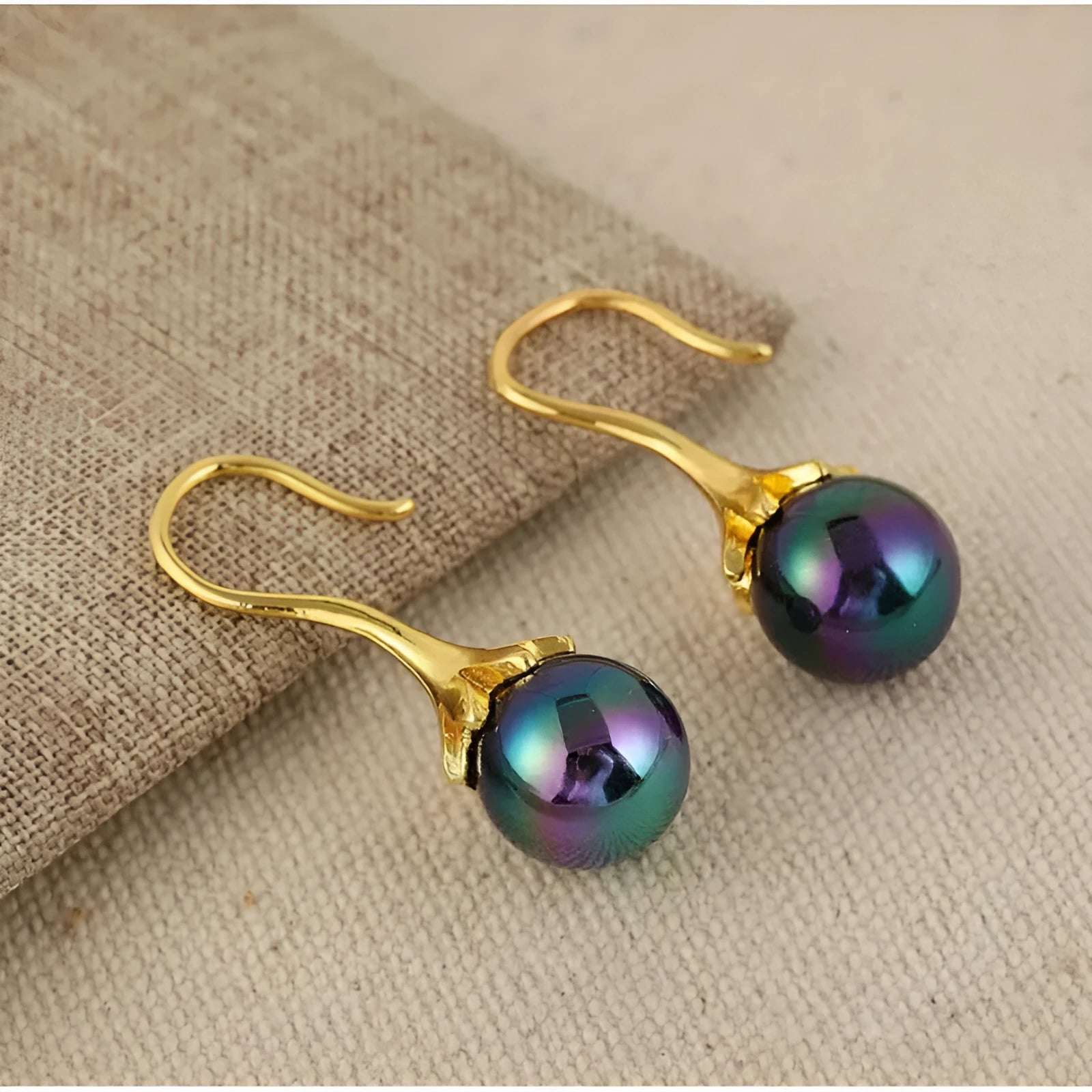 Gold electroplated retro fashion women's earrings with alloy construction