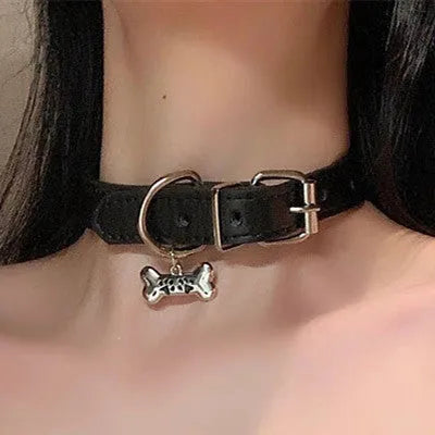Black choker neck band with little bell shape design and adjustable 21-50cm perimeter