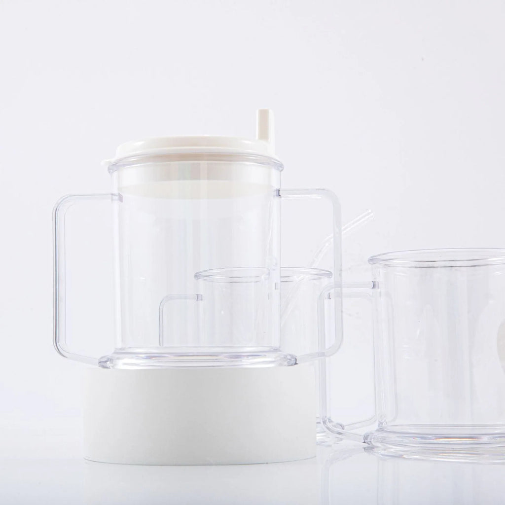 Transparent plastic drinking cup with spill-proof lid showing 301-400ml capacity