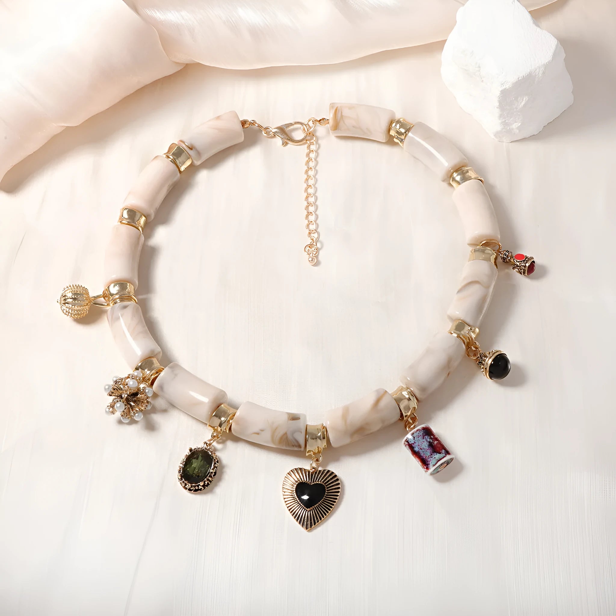 Heart-shaped resin bamboo pendant necklace with electroplating finish in picture colour