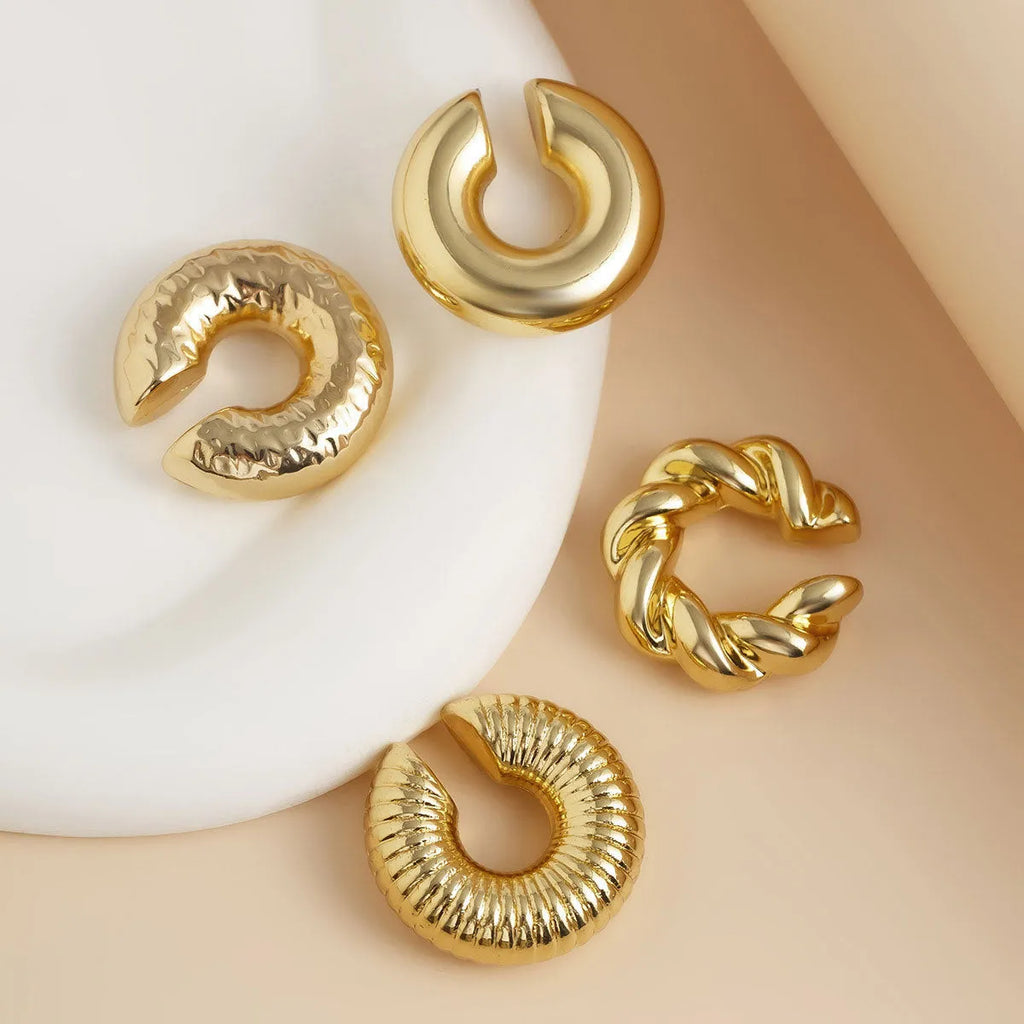 Geometric ear clip set for women in gold and silver colours with non-pierced design