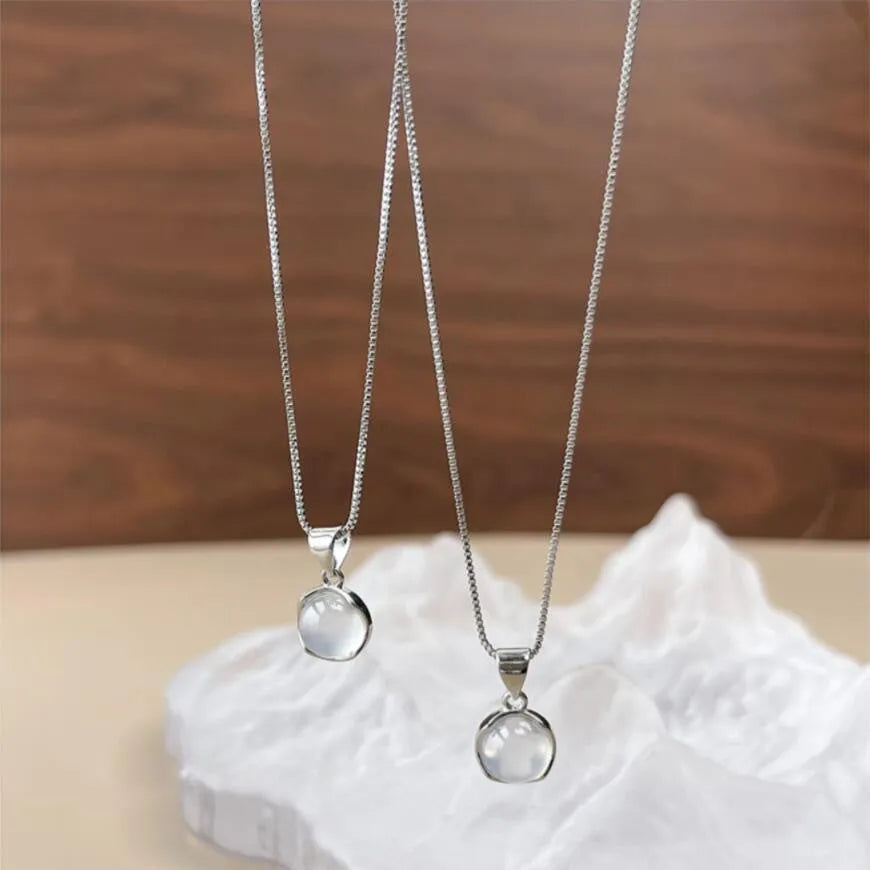 Women's oval pendant necklace with artificial crystal eight-point star on adjustable 21-50cm box chain