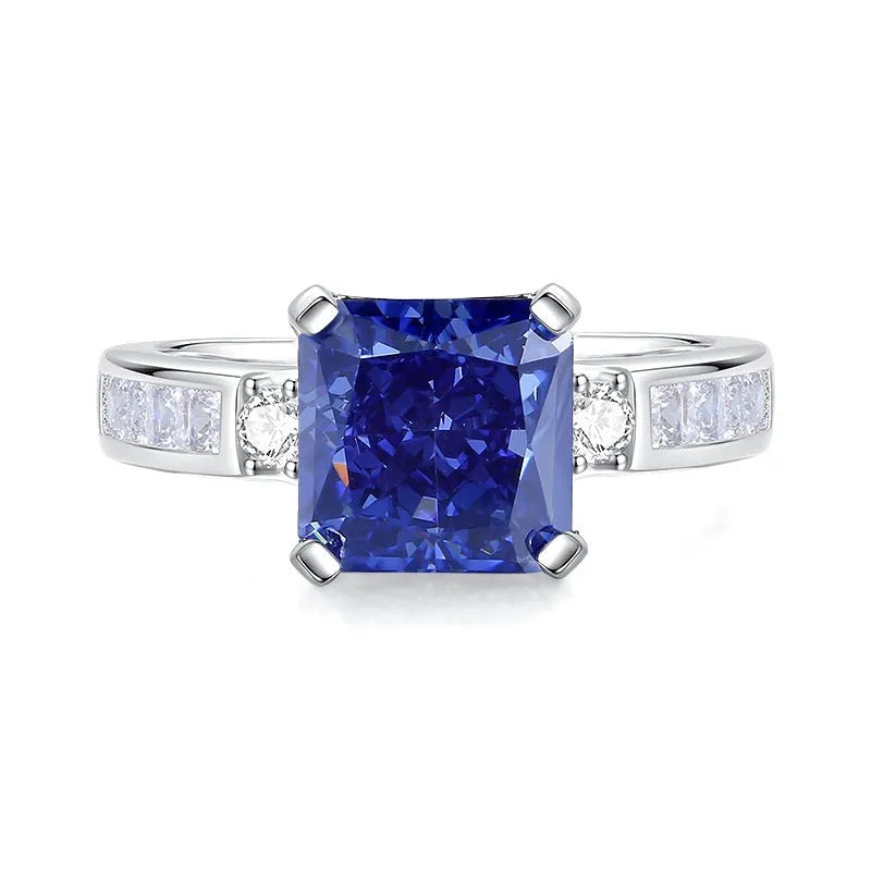 Heart-shaped high carbon diamond-cut ice flower zircon stone in a women's 925 sterling silver ring.