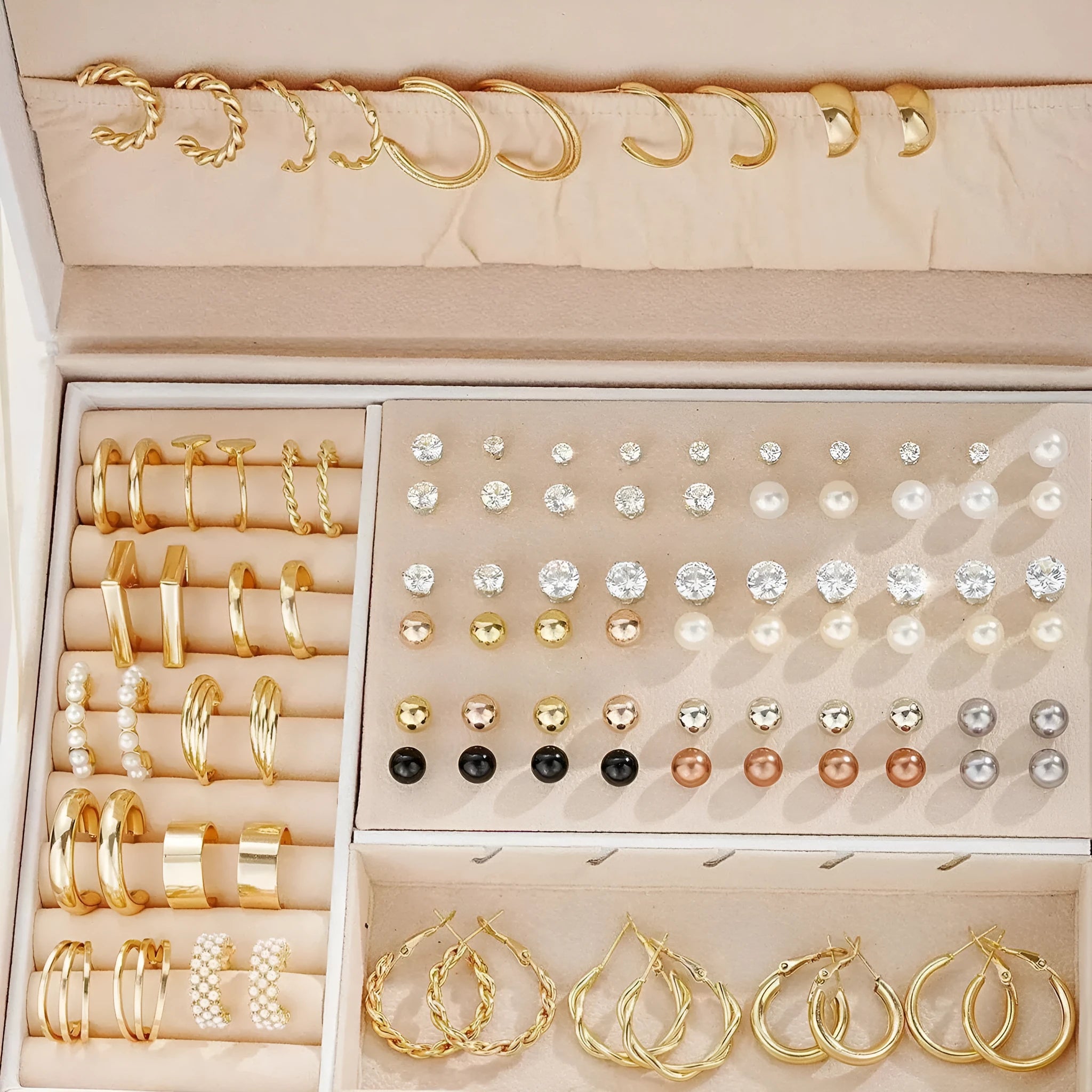 108 geometric pearl earrings in gold and yellow colours with round elements on alloy studs