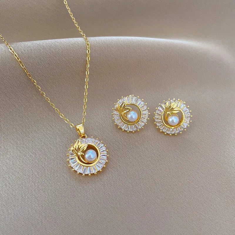 Personalised square full diamond leaf design jewellery set with necklace, earrings, and ring in titanium steel and gold-plated copper