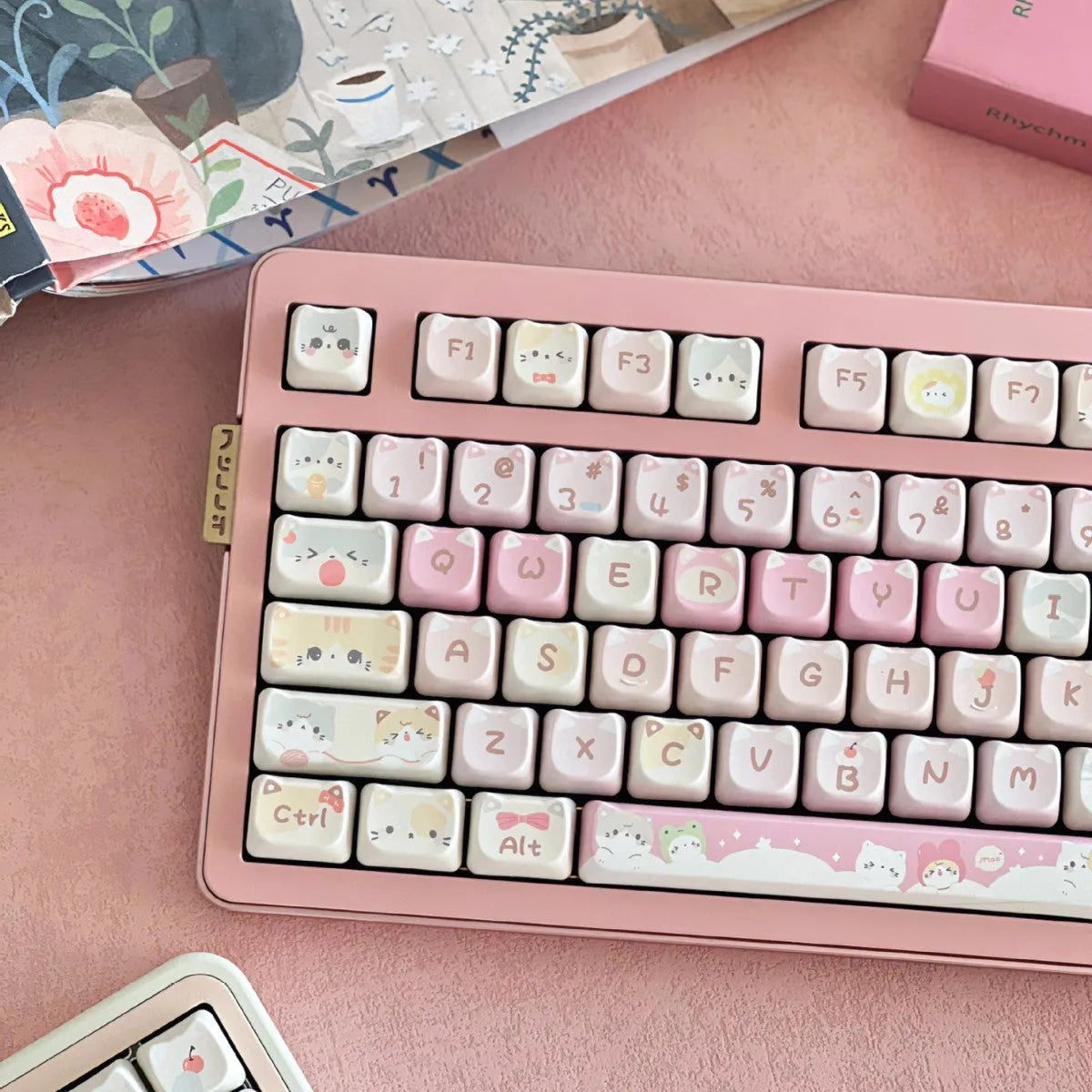 Meow Meow Team 141-piece full set of plastic keycaps with sublimation printing for mechanical keyboards.
